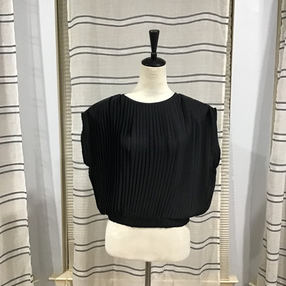 Bailey 44 Women Size SM Black Bodice Sleeveless Blouse Satin Padded Shoulder